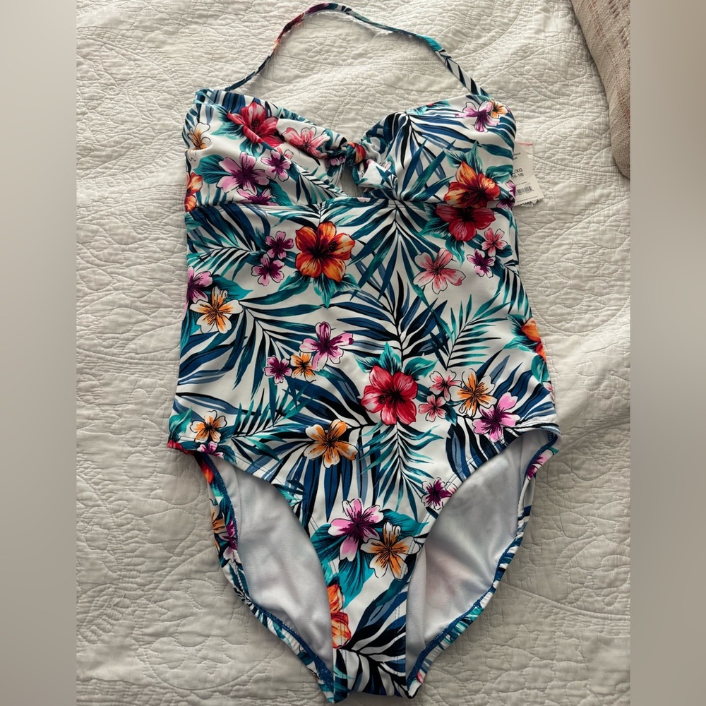 Womens one piece bathing suit size XL (16-18)